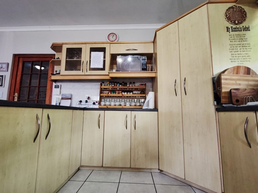 3 Bedroom Property for Sale in The Crest Western Cape